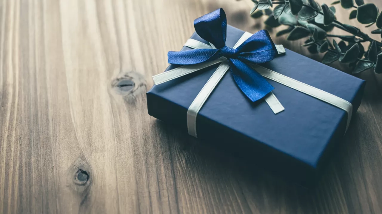 A blue gift box