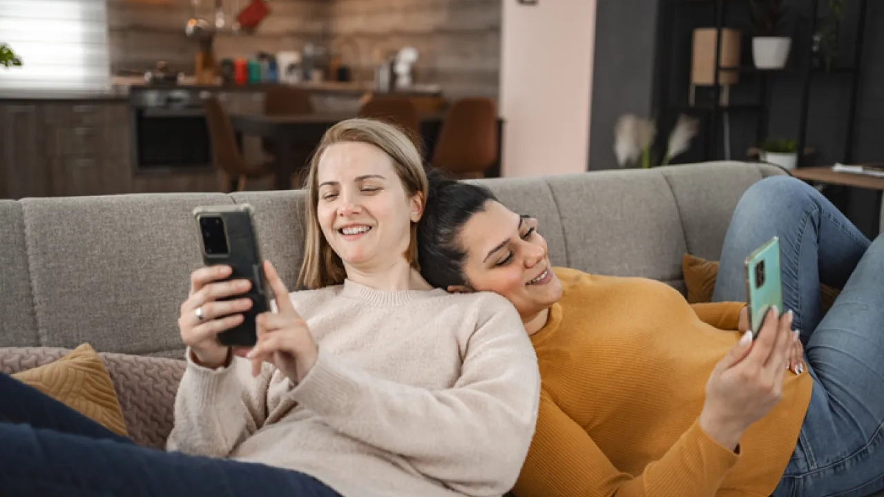 Two female friends | iStock