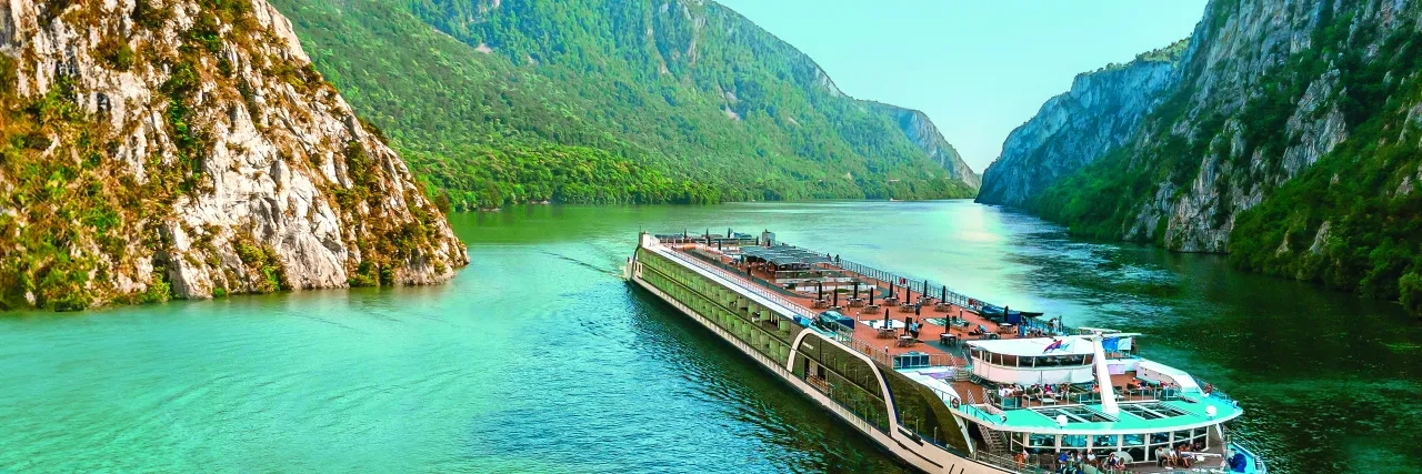 amamagna_exterior_extended_centered_LP_MD