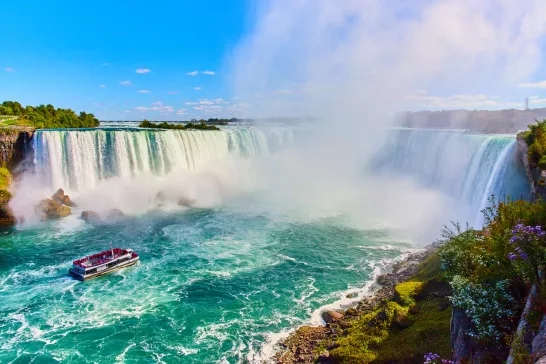 Niagra falls with maid of the mist