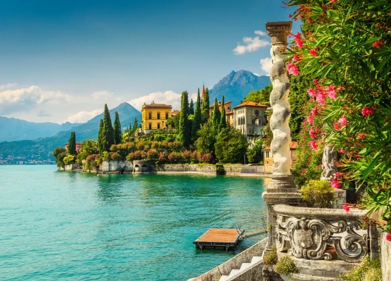 Lake Como in Austria with flowers and water