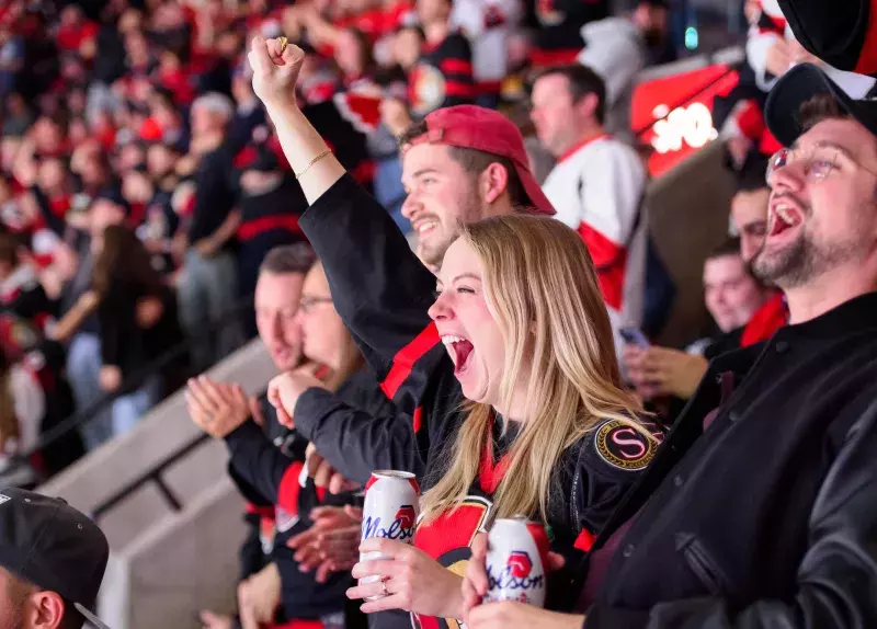 Ottawa-Senators-fans-cheering-in-the-stands