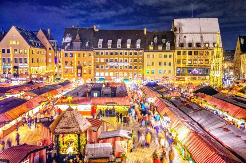  Christkindlesmart Nürnberg and Altmarkt at night