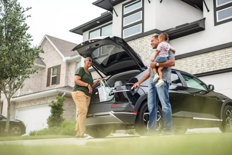 Family unloading EV