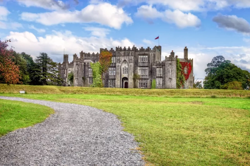 Ballynahinch Castle