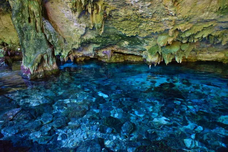 Dos Ojos cenote