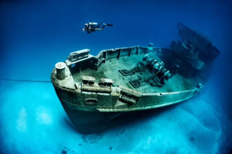 shipwreck at Seven Mile Beach