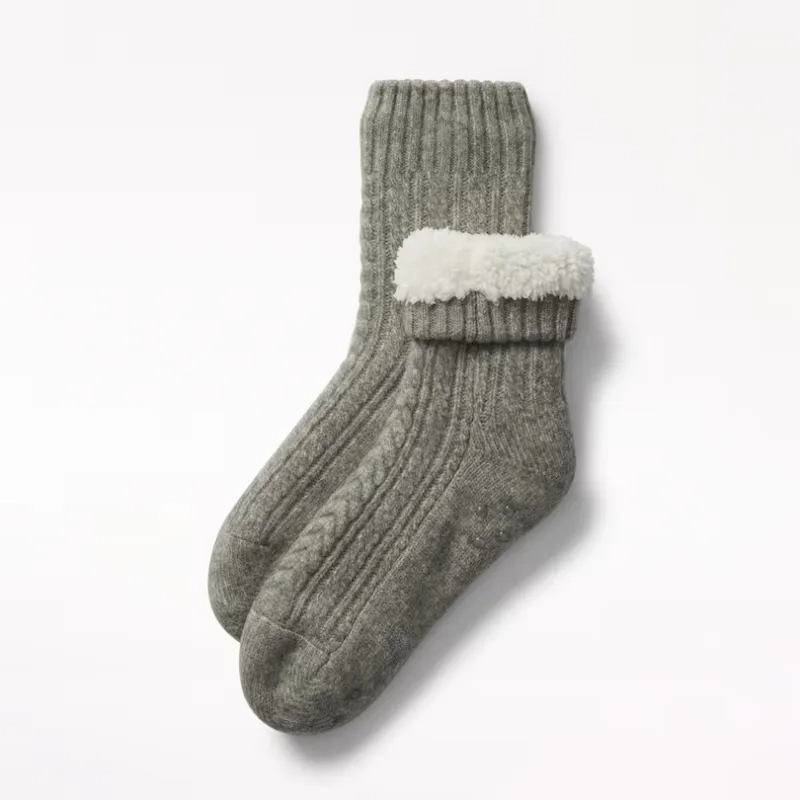 Cable Knit Reading Socks