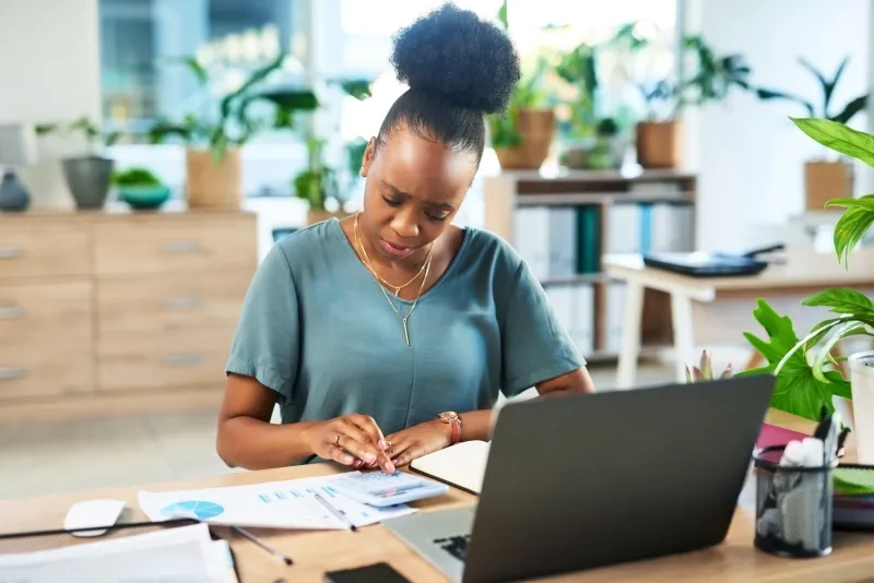  woman review financial savings