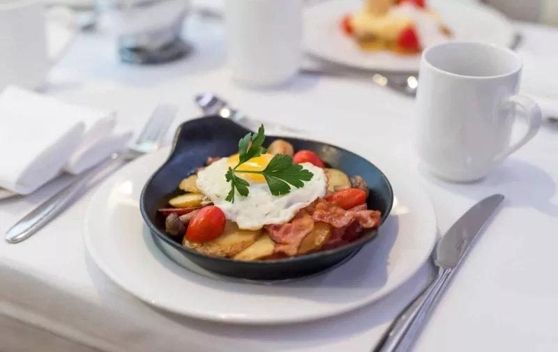 breakfast on Rocky Mountaineer