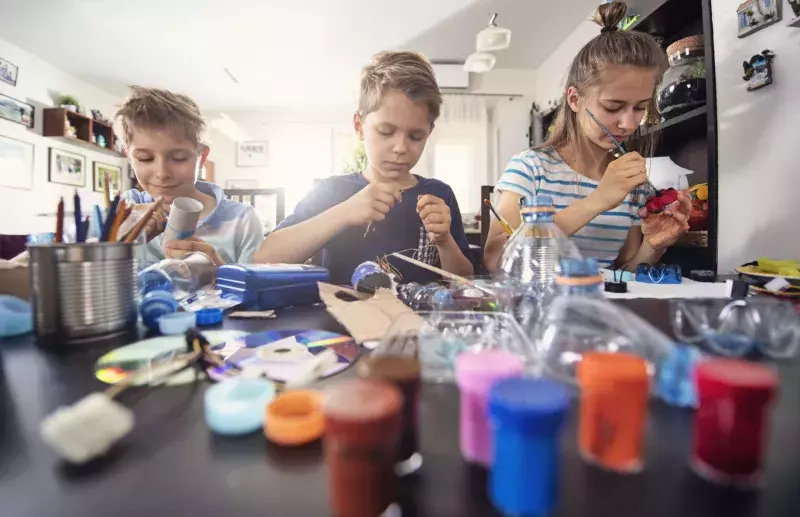 Kids doing crafts